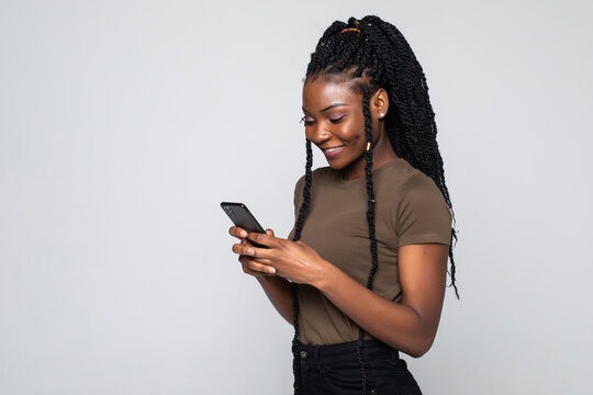 Influencer reviewing a PayFluence booking